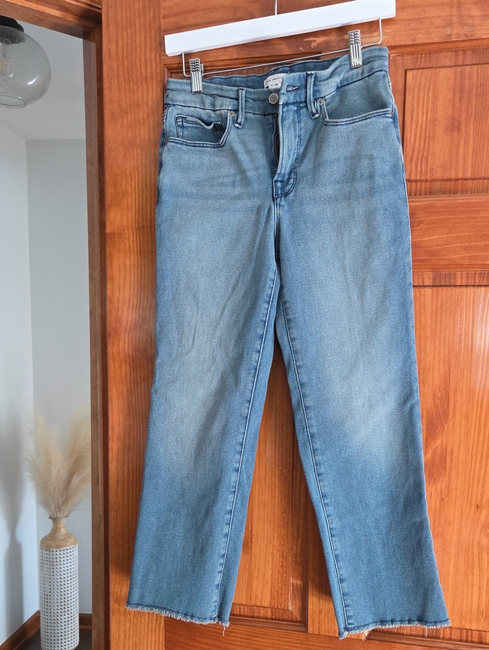 Good American PETITE Light Blue Cropped Straight Jeans